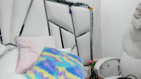 Snapshot of _aurora18 chatting on November 22, 3:16 am Aura online show from November 22, 3:16 am