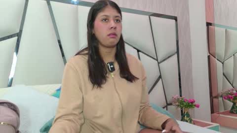 Aura online show from February 19, 3:35 am