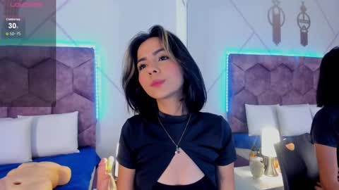 Snapshot of _aurora_collins_ chatting on September 24, 12:08 pm _aurora_collins_ online show from September 24, 12:08 pm
