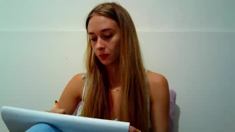 Snapshot of _aurora_sweet chatting on September 15, 9:31 am _aurora_sweet online show from September 15, 9:31 am