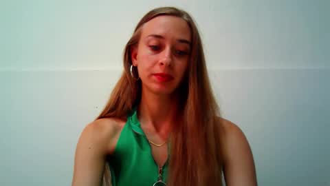 Snapshot of _aurora_sweet chatting on September 23, 2:09 pm _aurora_sweet online show from September 23, 2:09 pm
