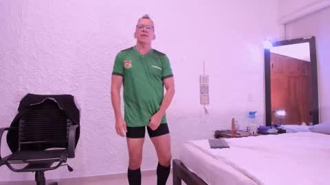 _axelking_ online show from December 1, 11:37 am