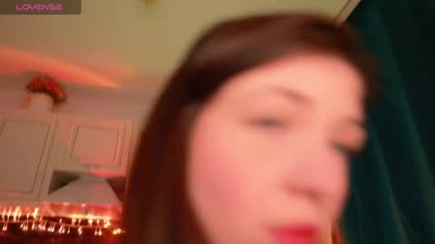 Snapshot of _axolot_ chatting on December 4, 2:31 am Olivia online show from December 4, 2:31 am