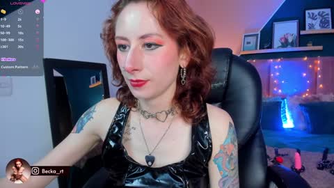 Snapshot of _beck_art_ chatting on December 3, 3:55 pm Sofia online show from December 3, 3:55 pm