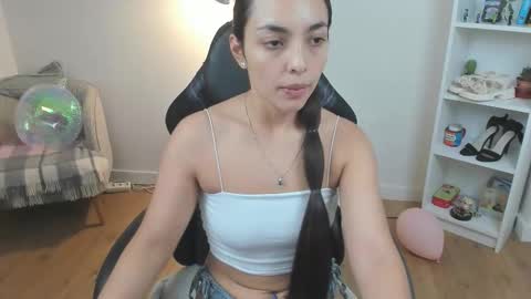 Bella Evans online show from September 22, 4:47 am