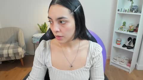 Bella Evans online show from January 13, 5:35 am