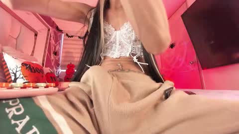 _bellaswwet_ online show from October 13, 12:27 pm