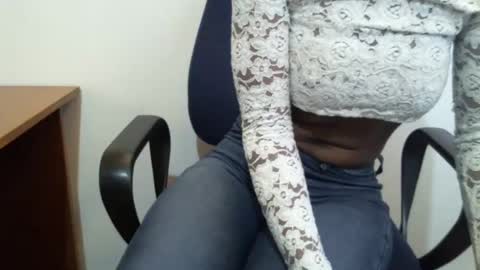 Snapshot of _bunny_b chatting on February 18, 8:49 am I will be back soon  online show from February 18, 8:49 am