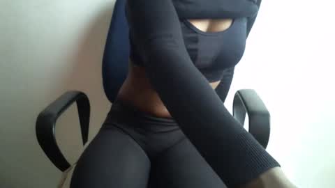 Snapshot of _bunny_b chatting on March 7, 7:08 am I will be back soon  online show from March 7, 7:08 am