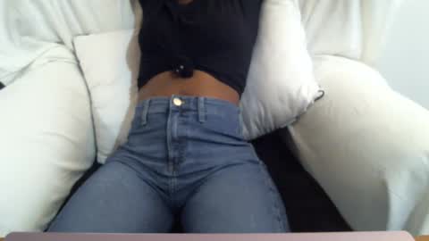 Snapshot of _bunny_b chatting on March 10, 10:04 am I will be back soon  online show from March 10, 10:04 am