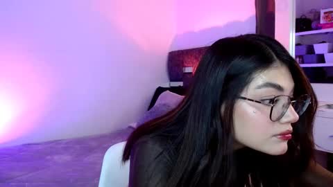 Snapshot of _camilaaaa__ chatting on October 16, 3:07 am online show from October 16, 3:07 am