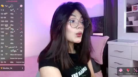 Snapshot of _camilaaaa__ chatting on October 22, 4:02 am online show from October 22, 4:02 am