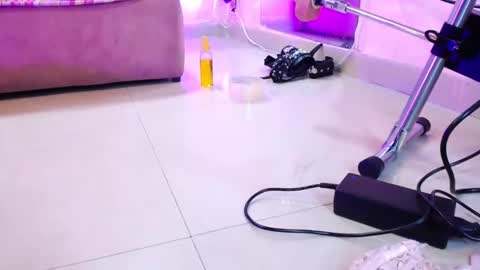 Snapshot of _candy_bdsm_ chatting on February 23, 11:44 am Bella online show from February 23, 11:44 am