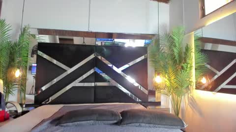 Candy online show from November 8, 4:07 pm