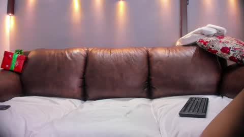 Snapshot of _cannabitch chatting on December 2, 1:13 pm Shatta Sara online show from December 2, 1:13 pm