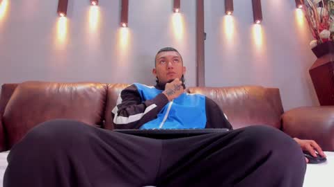 Snapshot of _cannabitch chatting on January 6, 1:08 pm Shatta Sara online show from January 6, 1:08 pm