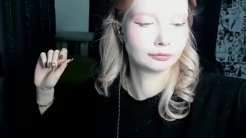 Merlizz online show from March 10, 6:01 pm