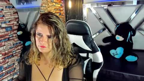 _casandra11 online show from February 10, 11:45 pm