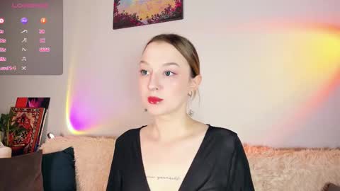 Snapshot of _ccrystaa_ chatting on November 23, 7:41 am Christina Chris online show from November 23, 7:41 am