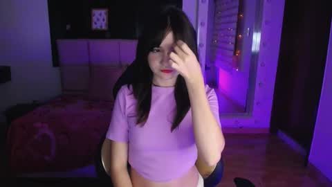 Snapshot of _charlotte_collins_ chatting on December 16, 12:21 pm _charlotte_collins_ online show from December 16, 12:21 pm