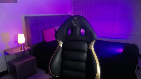 Snapshot of _charlotte_collins_ chatting on January 13, 2:44 pm _charlotte_collins_ online show from January 13, 2:44 pm