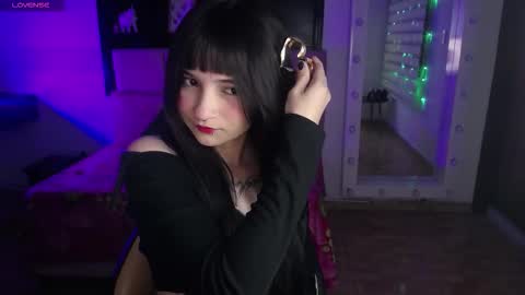 Snapshot of _charlotte_collins_ chatting on February 10, 3:27 pm _charlotte_collins_ online show from February 10, 3:27 pm