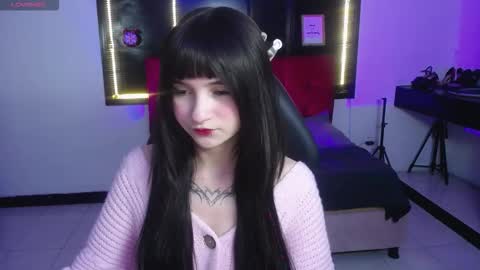 Snapshot of _charlotte_collins_ chatting on February 18, 2:35 pm _charlotte_collins_ online show from February 18, 2:35 pm