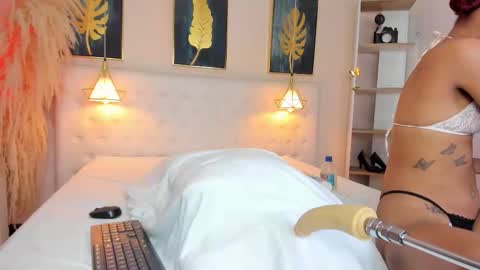 _cinnamon_star online show from March 1, 12:29 pm