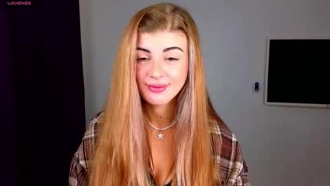 Snapshot of _comefeelme_ chatting on October 18, 3:53 am D online show from October 18, 3:53 am