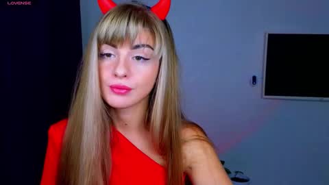 Snapshot of _comefeelme_ chatting on November 1, 5:37 pm D online show from November 1, 5:37 pm