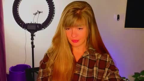 Snapshot of _comefeelme_ chatting on December 14, 3:34 am D online show from December 14, 3:34 am