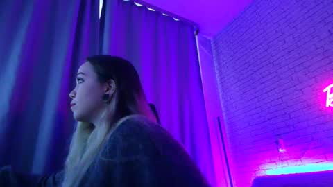 Snapshot of _crazybee_ chatting on December 5, 5:27 am Nica online show from December 5, 5:27 am