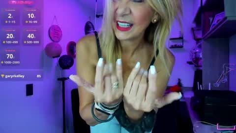  cristal ayala online show from April 21, 10:45 pm