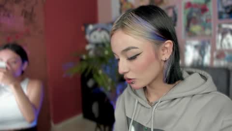 paula online show from December 13, 1:26 am