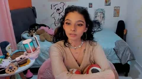 Snapshot of _dayanne_ chatting on October 6, 12:41 am Pao online show from October 6, 12:41 am