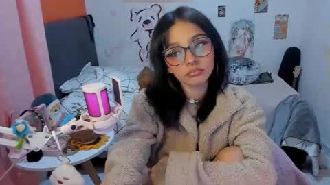 Snapshot of _dayanne_ chatting on November 19, 4:01 am Pao online show from November 19, 4:01 am