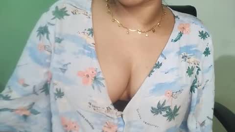 Snapshot of _dreamgirl_0 chatting on March 2, 10:49 pm _dreamgirl_0 online show from March 2, 10:49 pm