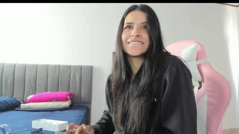 Snapshot of _elektrah chatting on January 29, 6:39 pm _elektrah online show from January 29, 6:39 pm