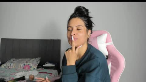 Snapshot of _elektrah chatting on February 10, 4:19 am _elektrah online show from February 10, 4:19 am