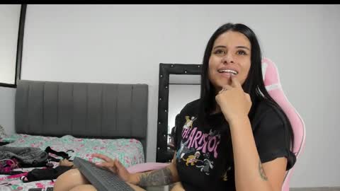 Snapshot of _elektrah chatting on February 16, 9:59 pm _elektrah online show from February 16, 9:59 pm