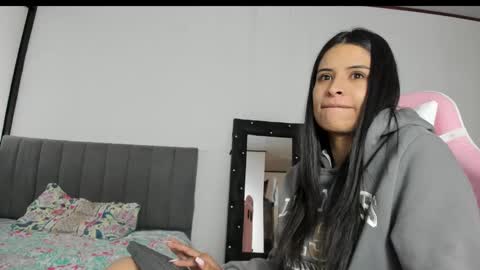 Snapshot of _elektrah chatting on February 19, 5:27 pm _elektrah online show from February 19, 5:27 pm