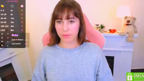 Snapshot of _eliizabeth__ chatting on February 24, 2:19 am Lizzy online show from February 24, 2:19 am