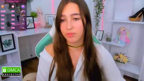 Snapshot of _eliizabeth__ chatting on October 25, 10:15 pm Lizzy online show from October 25, 10:15 pm