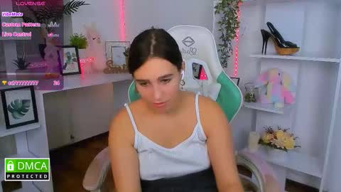 Snapshot of _eliizabeth__ chatting on October 26, 11:31 pm Lizzy online show from October 26, 11:31 pm