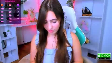 Snapshot of _eliizabeth__ chatting on November 15, 11:21 pm Lizzy online show from November 15, 11:21 pm