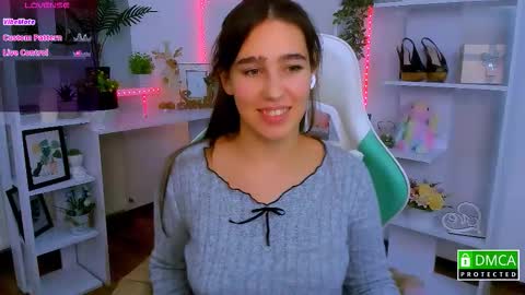 Snapshot of _eliizabeth__ chatting on December 2, 10:38 pm Lizzy online show from December 2, 10:38 pm