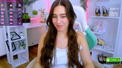 Snapshot of _eliizabeth__ chatting on December 13, 9:42 pm Lizzy online show from December 13, 9:42 pm