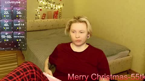 chloue and Gretta online show from December 22, 6:48 pm