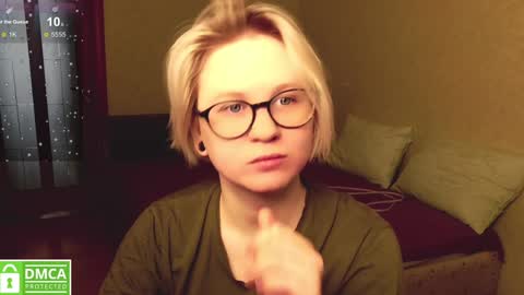 chloue and Gretta online show from January 13, 6:05 pm