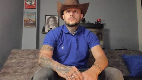 Snapshot of _emilio_escobar chatting on January 29, 10:27 am Emilio online show from January 29, 10:27 am